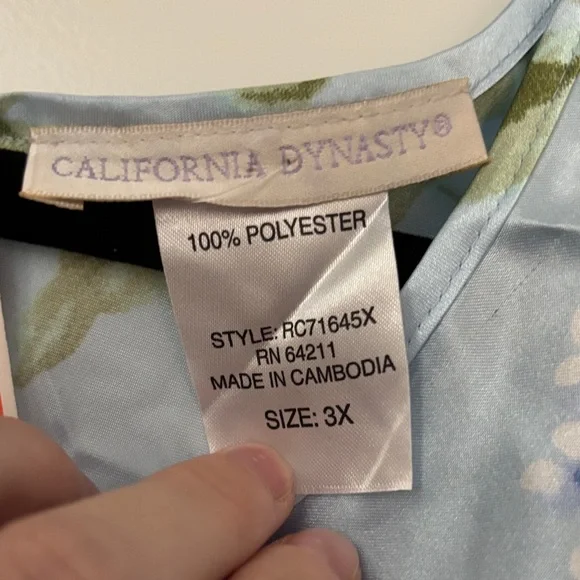 Floral Sleeveless Top - Light Blue - Picture 2 of 2